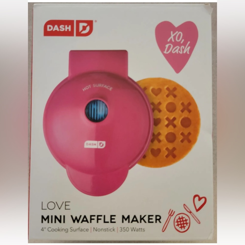 Dash Pink Magenta XO XO Mini Waffle Maker Valentine’s Wedding Love 350W Nonstick